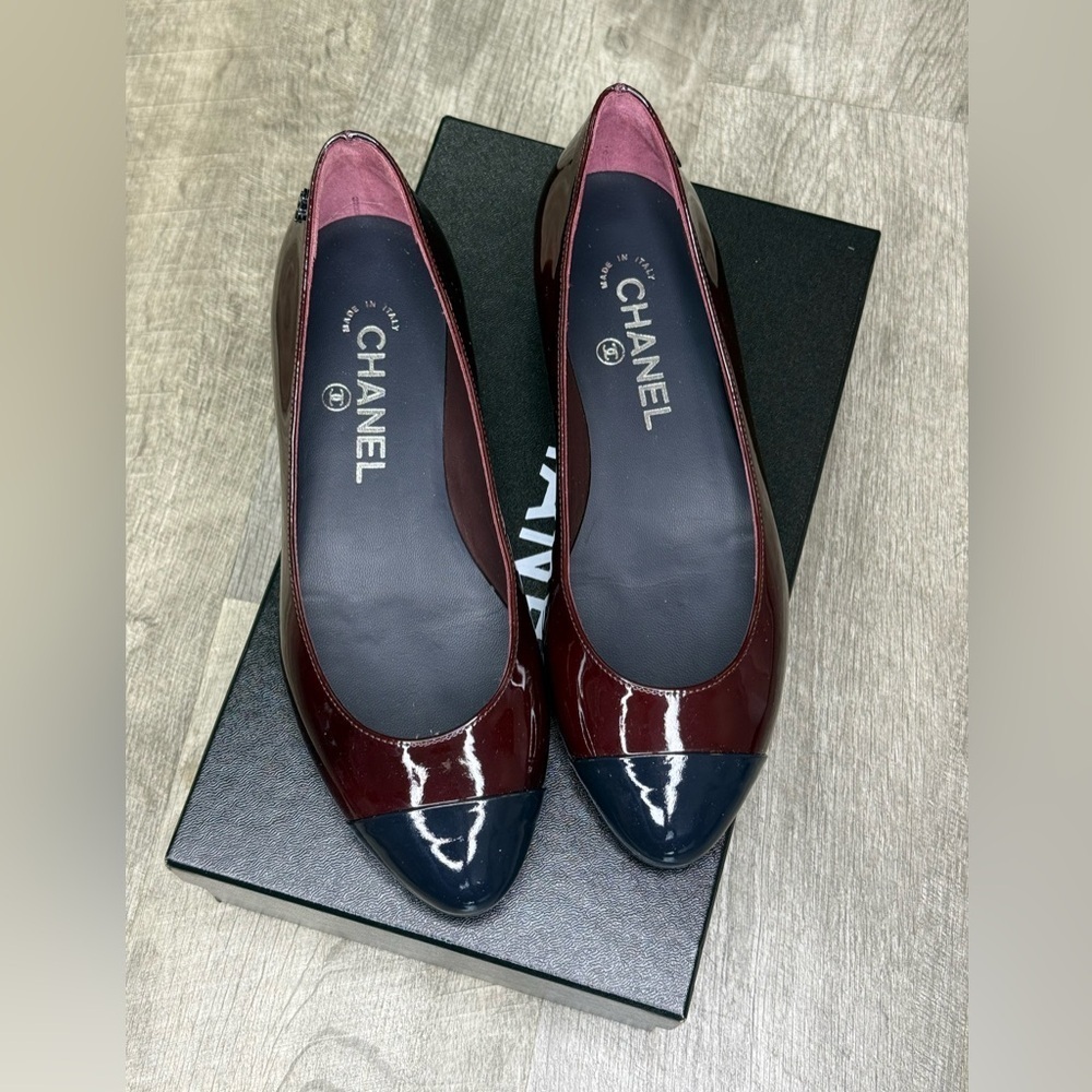 Authentic CHANEL Ballet Flats 
Size 36 1/2
